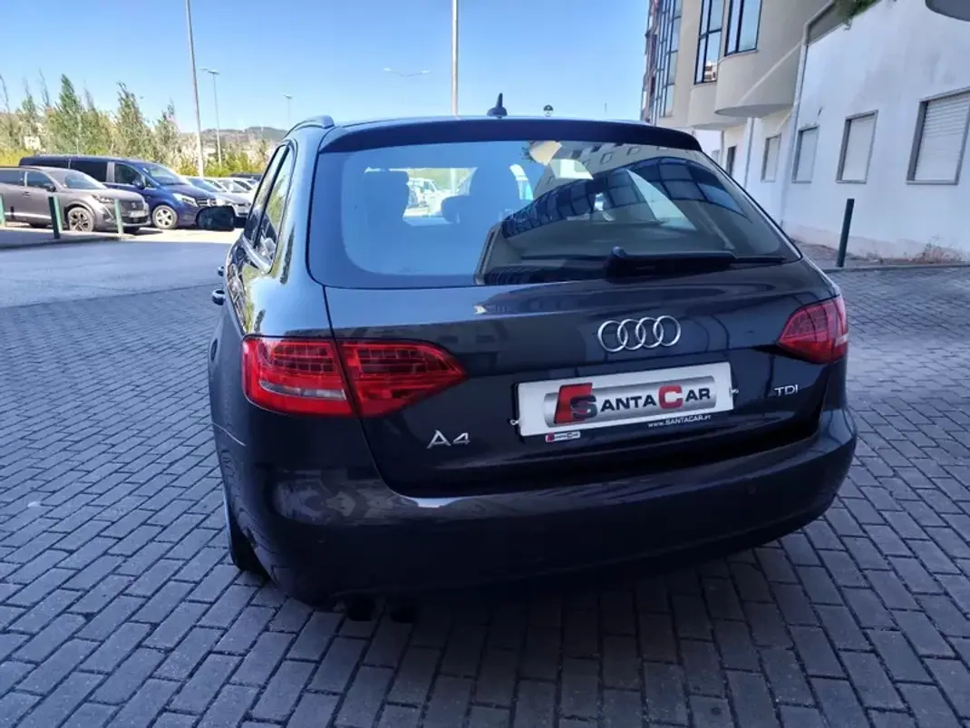 Audi A4 Avant 2010 - 10980 EUR, 243000 km - 243000km - foto 23 de 33