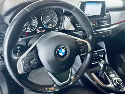 BMW 218 Gran Tourer 2017 - 17990 EUR, 127506 km - AUTO.MOTO.pt - 127506km - foto 27 de 39