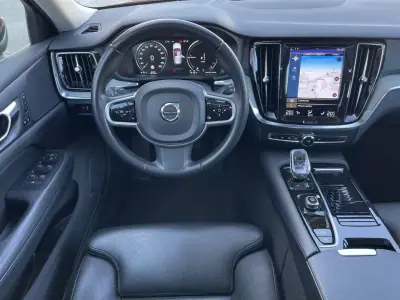 Volvo V60 2021 - 29990 EUR, 96190 km - AUTO.MOTO.pt - 96190km - foto 12 de 28