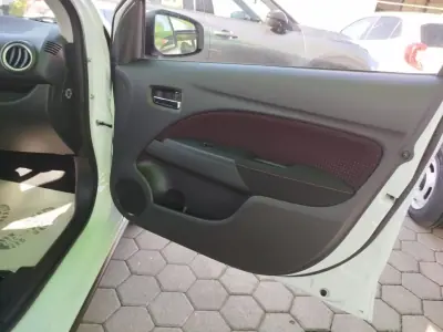 Mitsubishi Space Star 2021 - 15900 EUR, 25280 km - AUTO.MOTO.pt - 25280km - foto 2 de 11
