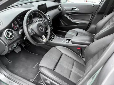 Mercedes-Benz A 180 2018 - 17990 EUR, 105300 km - AUTO.MOTO.pt - 105300km - foto 15 de 20