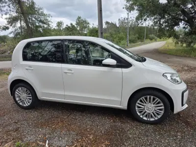 Volkswagen Up! 2016 - 7990 EUR, 152974 km - AUTO.MOTO.pt - 152974km - foto 35 de 71
