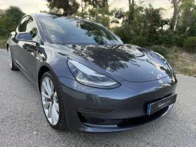Tesla Model 3 2019 - 24999 EUR, 60000 km - AUTO.MOTO.pt - 60000km - foto 7 de 17