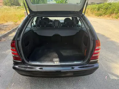 Mercedes-Benz C 220 2002 - 6450 EUR, 227000 km - AUTO.MOTO.pt - 227000km - foto 26 de 31