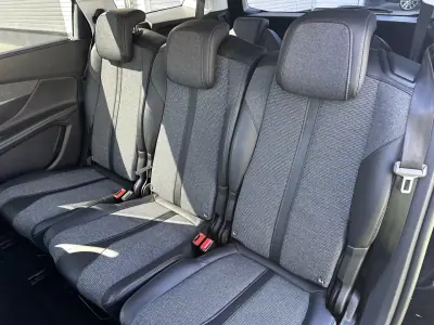 Peugeot 5008 2018 - 14900 EUR, 190000 km - 190000km - foto 53 de 73