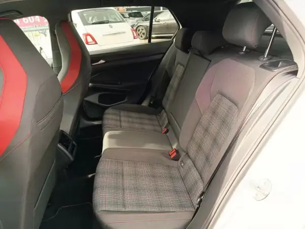 Volkswagen Golf 2022 - 27500 EUR, 149000 km - AUTO.MOTO.pt - 149000km - foto 12 de 28