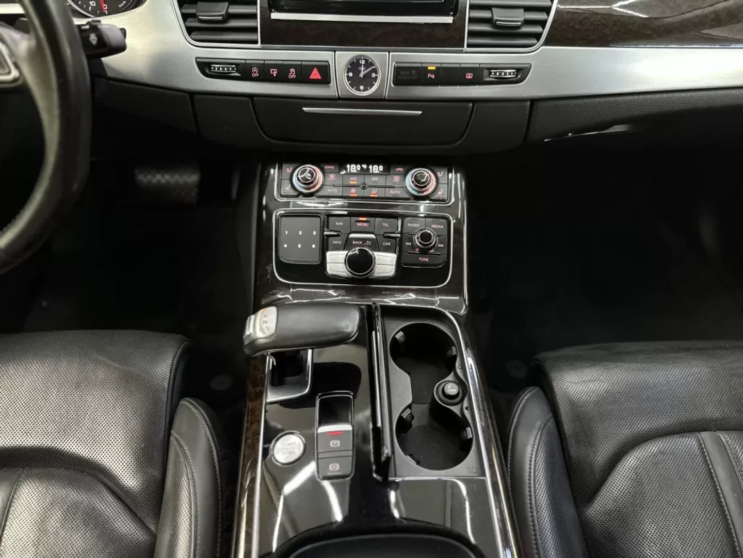 Audi A8 2016 - 39000 EUR, 170000 km - AUTO.MOTO.pt - 170000km - foto 31 de 53