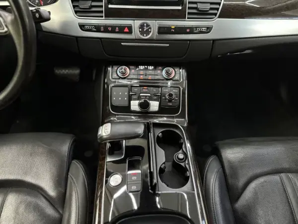 Audi A8 2016 - 39000 EUR, 170000 km - AUTO.MOTO.pt - 170000km - foto 31 de 53