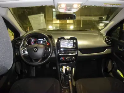 Renault Clio 2019 - 11700 EUR, 116904 km - AUTO.MOTO.pt - 116904km - foto 11 de 32