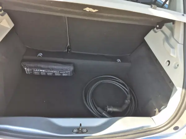 Renault Zoe 2020 - 12750 EUR, 133250 km - AUTO.MOTO.pt - 133250km - foto 14 de 29