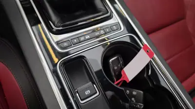 Jaguar XE 2016 - 14950 EUR, 176623 km - AUTO.MOTO.pt - 176623km - foto 43 de 58