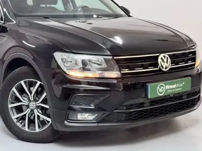 Volkswagen Tiguan 2017 - 17750 EUR, 120000 km - AUTO.MOTO.pt - 120000km - foto 4 de 50
