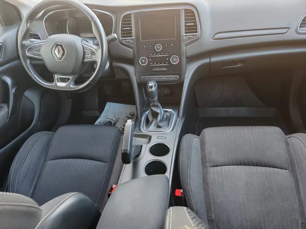 Renault Mégane Sport Tourer 2020 - 13750 EUR, 134000 km - 134000km - foto 17 de 21
