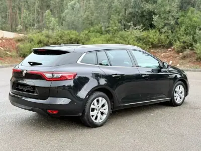 Renault Mégane Sport Tourer 2019 - 12900 EUR, 128050 km - AUTO.MOTO.pt - 128050km - foto 17 de 18