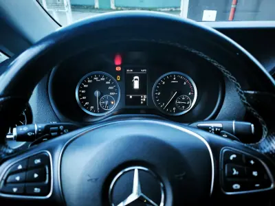 Mercedes-Benz Vito Tourer 2022 - 47950 EUR, 98000 km - AUTO.MOTO.pt - 98000km - foto 10 de 12