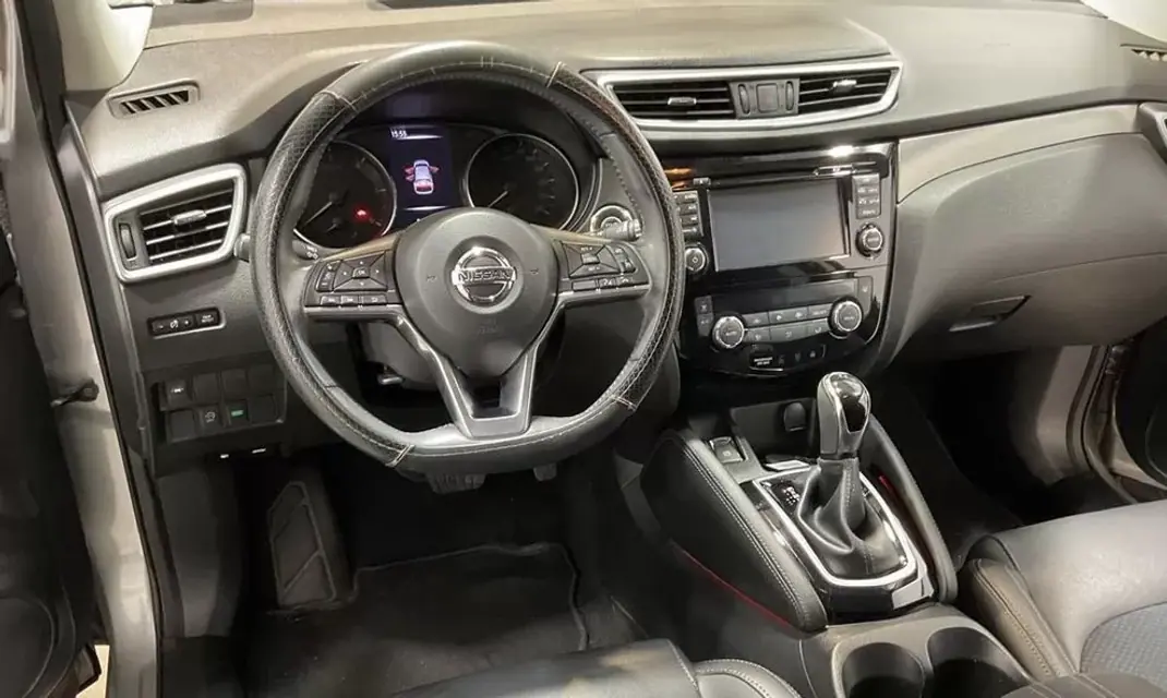 Nissan Qashqai 2018 - 19990 EUR, 90000 km - 90000km - foto 8 de 10