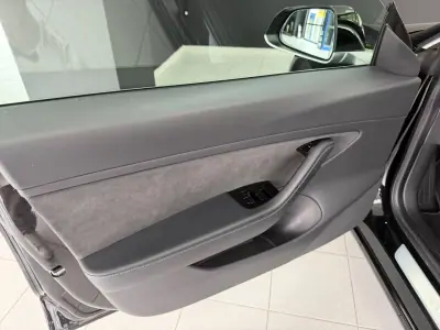 Tesla Model 3 2019 - 28500 EUR, 74000 km - AUTO.MOTO.pt - 74000km - foto 17 de 26