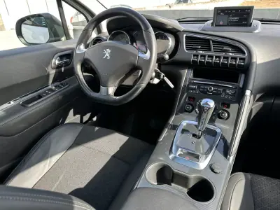 Peugeot 3008 2014 - 8900 EUR, 220000 km - AUTO.MOTO.pt - 220000km - foto 29 de 62