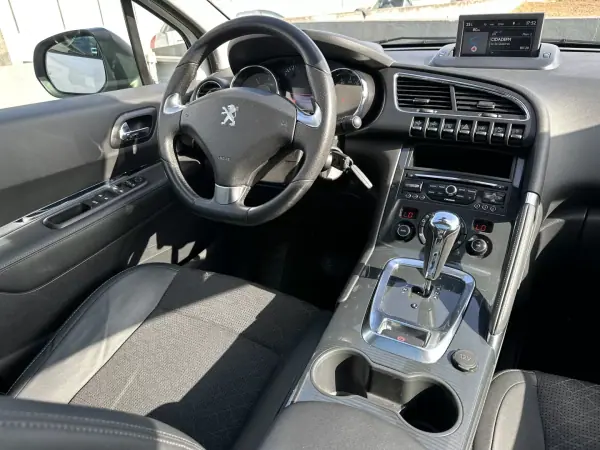 Peugeot 3008 2014 - 8400 EUR, 220000 km - AUTO.MOTO.pt - 220000km - foto 29 de 62