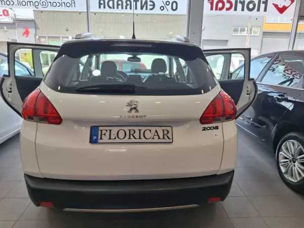 Peugeot 2008 2015 - 8900 EUR, 108000 km - AUTO.MOTO.pt - 108000km - foto 5 de 18