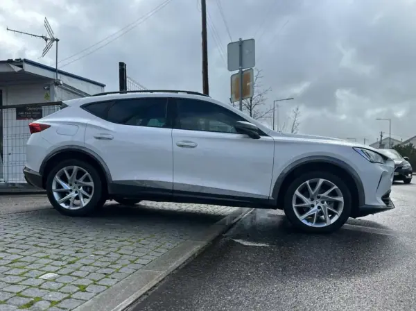 Cupra Formentor 2022 - 28900 EUR, 113061 km - AUTO.MOTO.pt - 113061km - foto 7 de 26