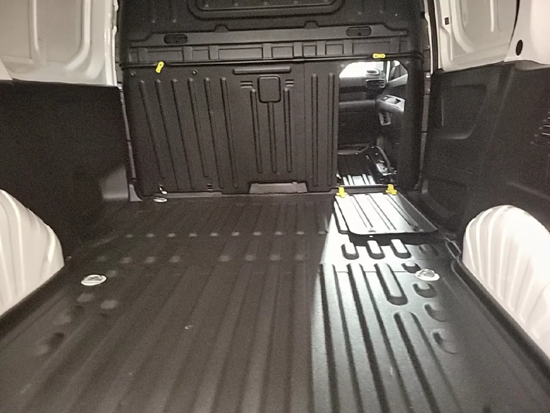 Citroën Berlingo 1.6 HDI Control 2019 - 11400 EUR, 82669 km - AUTO.MOTO.pt - 82669km - foto 16 de 21