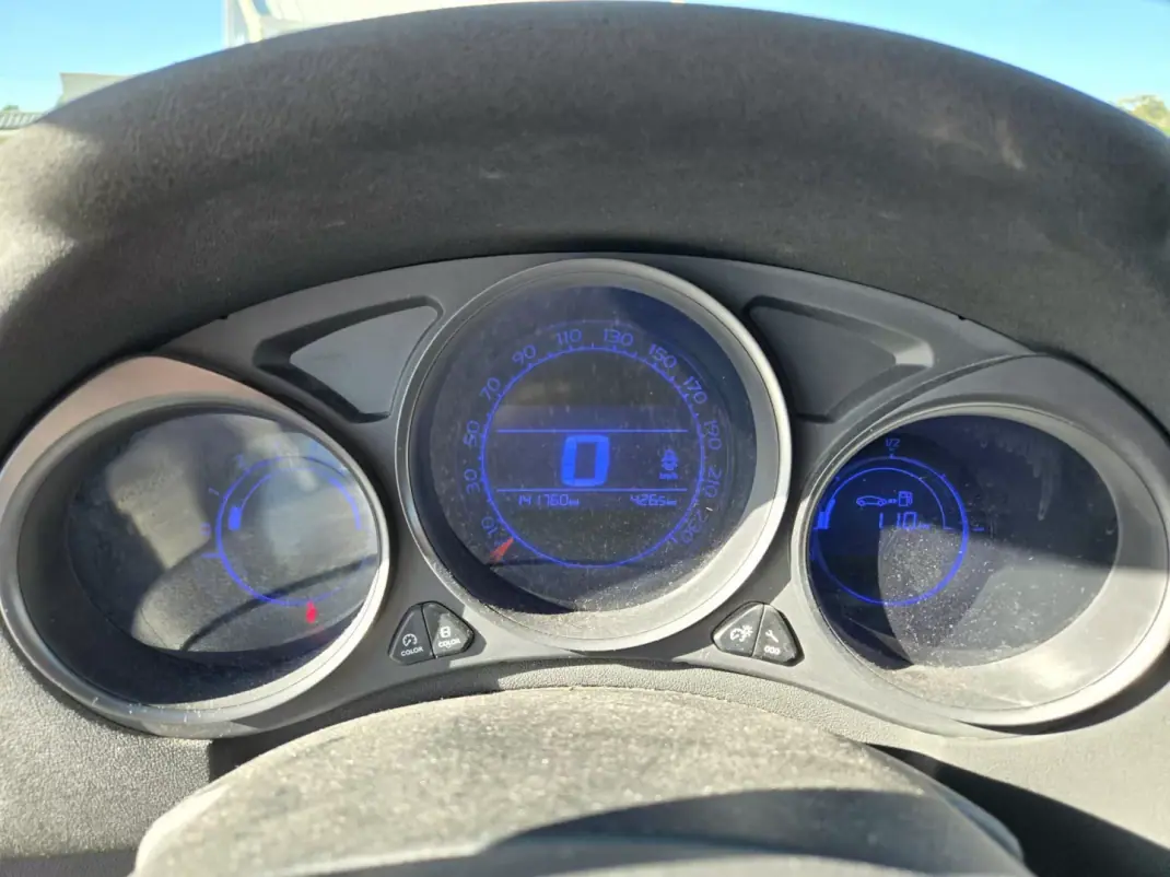 Citroën C4 2017 - 9950 EUR, 141760 km - AUTO.MOTO.pt - 141760km - foto 7 de 10