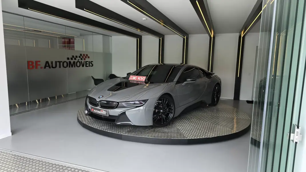 BMW i8 2015 - 62500 EUR, 132830 km - 132830km - foto 13 de 50