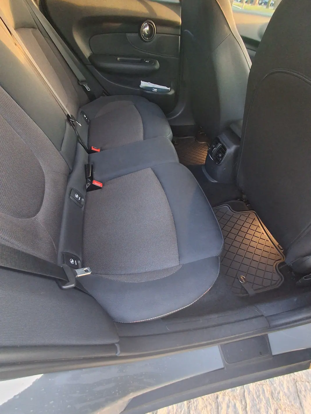 MINI Clubman 2021 - 16500 EUR, 120000 km - 120000km - foto 6 de 9