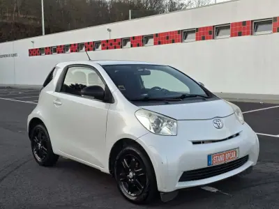 Toyota iQ 2009 - 7290 EUR, 229000 km - AUTO.MOTO.pt - 229000km - foto 14 de 14