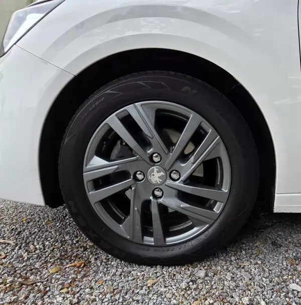 Peugeot 208 2022 - 13490 EUR, 109000 km - AUTO.MOTO.pt - 109000km - foto 21 de 21