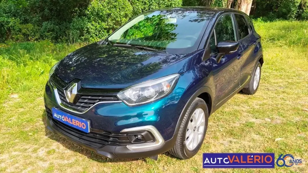 Renault Captur 2019 - 13950 EUR, 61525 km - AUTO.MOTO.pt - 61525km - foto 1 de 30