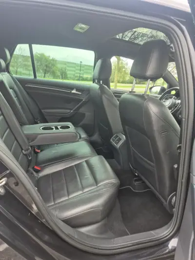Volkswagen Golf 2016 - 15490 EUR, 211638 km - AUTO.MOTO.pt - 211638km - foto 17 de 28