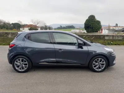 Renault Clio 2019 - 10990 EUR, 128000 km - AUTO.MOTO.pt - 128000km - foto 9 de 43