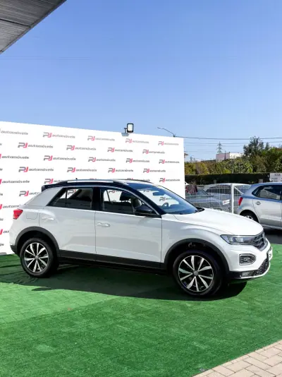 Volkswagen T-Roc 2018 — foto 5 de 23