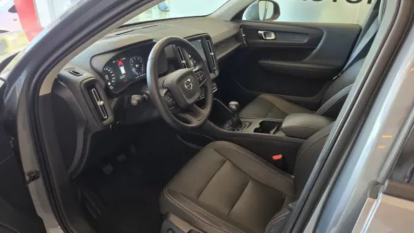 Volvo XC 40 2018 - 21900 EUR, 36539 km - AUTO.MOTO.pt - 36539km - foto 38 de 52