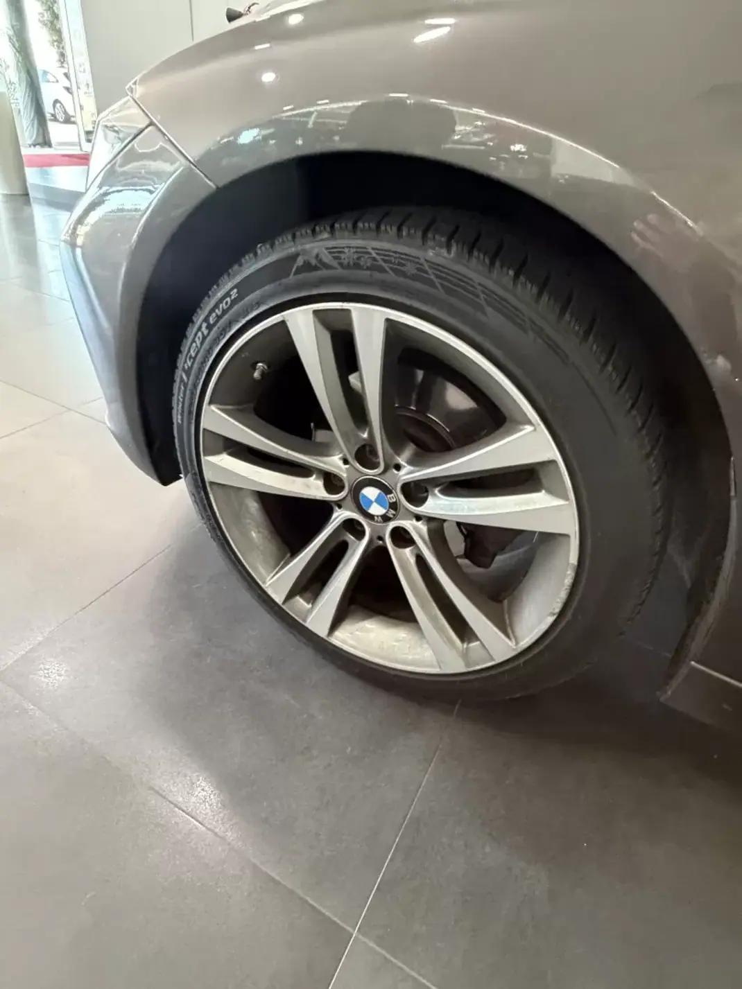 BMW 318 2013 - 15990 EUR, 138000 km - AUTO.MOTO.pt - 138000km - foto 6 de 8