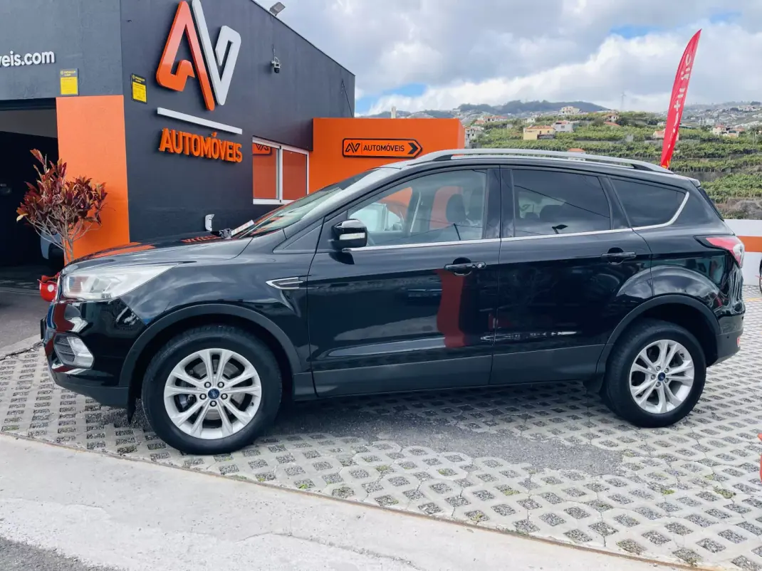 Ford Kuga 2017 - 17950 EUR, 85499 km - AUTO.MOTO.pt - 85499km - foto 4 de 14