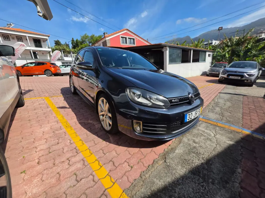 Volkswagen Golf 2010 - 19450 EUR, 161000 km - AUTO.MOTO.pt - 161000km - foto 1 de 5