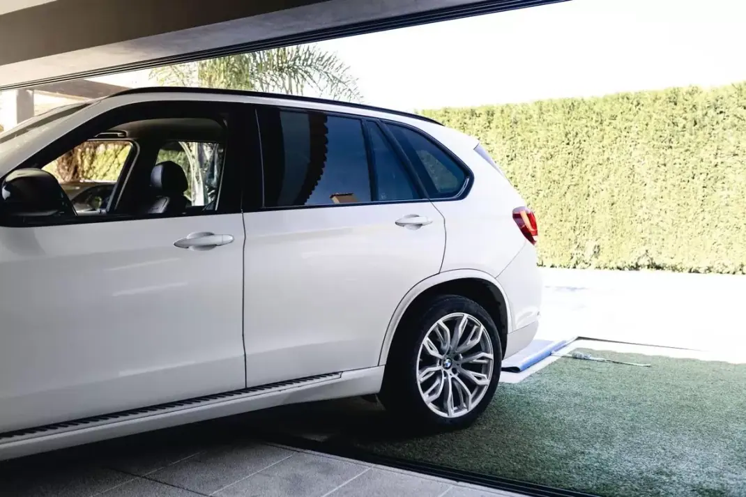 BMW X5 2014 - 26900 EUR, 170000 km - AUTO.MOTO.pt - 170000km - foto 6 de 25