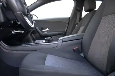 Mercedes-Benz CLA 180 2021 - 20990 EUR, 194000 km - AUTO.MOTO.pt - 194000km - foto 13 de 45