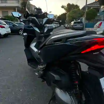 Honda Forza ABS 2019 - 3500 EUR, 80000 km - AUTO.MOTO.pt - 80000km - foto 2 de 7