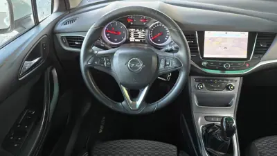 Opel Astra Sports Tourer 2017 - 11800 EUR, 141359 km - 141359km - foto 13 de 21
