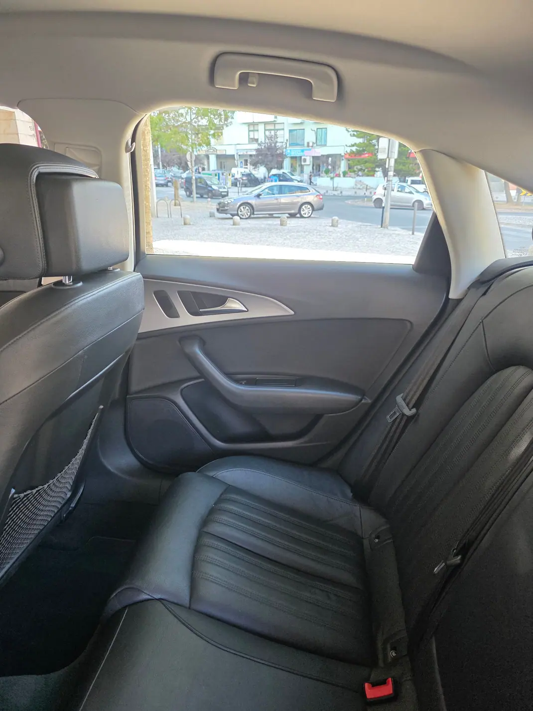 Audi A6 Avant 2014 - 13000 EUR, 260000 km - 260000km - foto 12 de 15