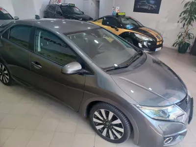 Honda Civic 2016 - 14890 EUR, 120487 km - AUTO.MOTO.pt - 120487km - foto 8 de 34