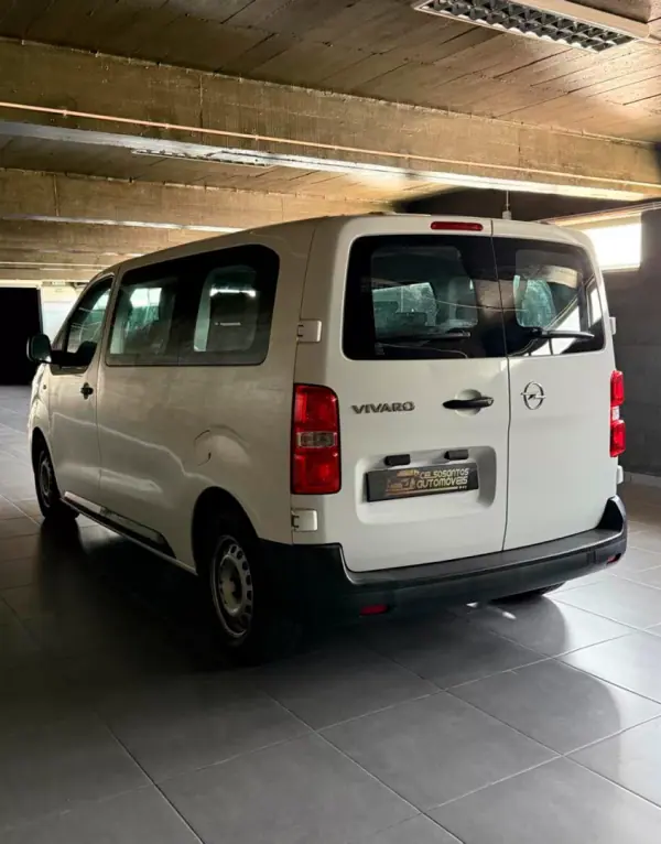 Opel Vivaro 2021 - 26500 EUR, 82650 km - AUTO.MOTO.pt - 82650km - foto 6 de 16