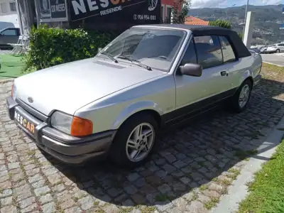 Ford Escort Cabrio 1988 - 7500 EUR, 91460 km - AUTO.MOTO.pt - 91460km - foto 3 de 12