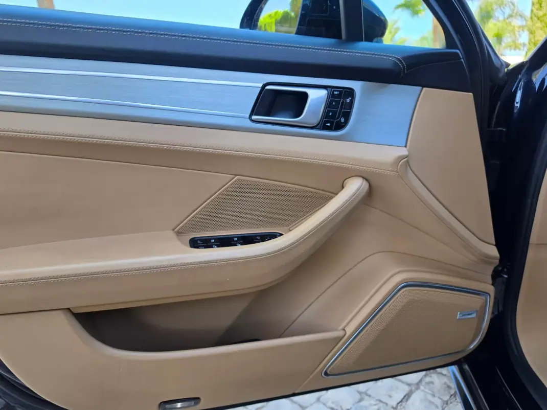 Porsche Panamera Sport Turismo 2018 - 64990 EUR, 99000 km - 99000km - foto 10 de 12
