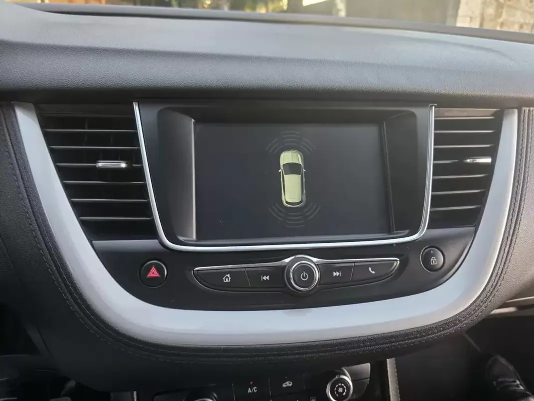 Opel Grandland X 2020 - 15499 EUR, 108544 km - 108544km - foto 18 de 34