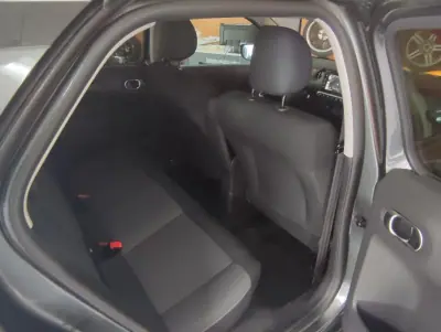 Citroën C4 Cactus 2015 - 14800 EUR, 158000 km - AUTO.MOTO.pt - 158000km - foto 5 de 19